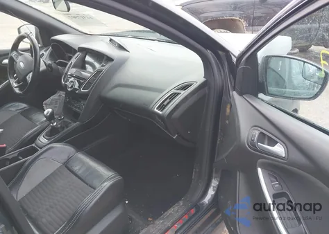 2017 Ford Focus St z USA, uszkodzony, nr VIN 1FADP3L90HL220943